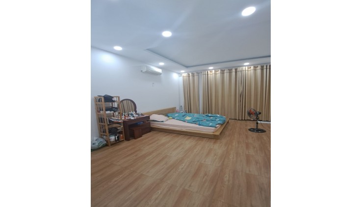 Bán nhà MT tuơng lai An Phú Đông 25, Q12, 115m2, 4 tầng, ngang 5,8m. 5PN, giá rẻ